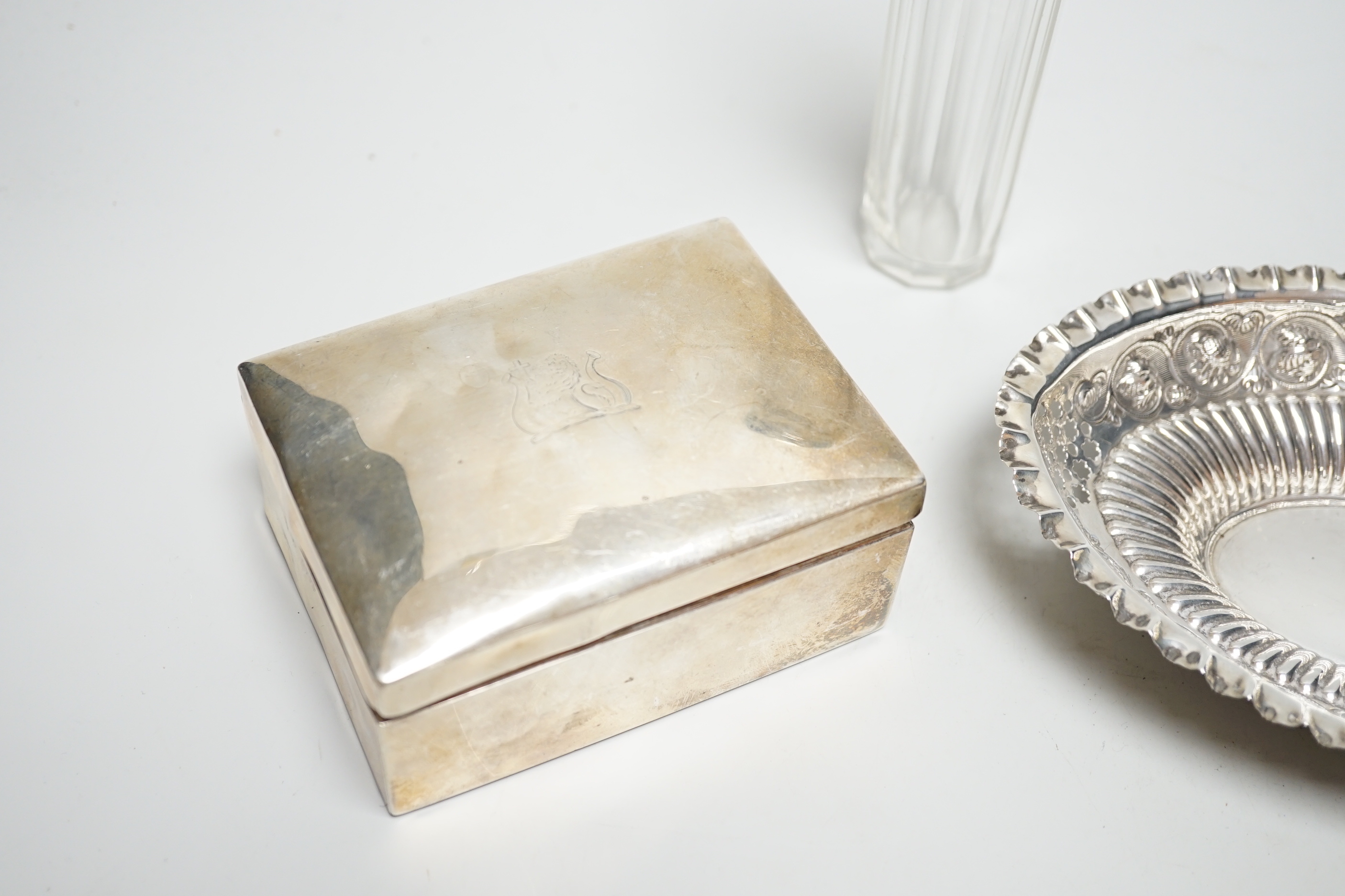 A late Victorian silver mounted cigarette box, London, 1889, 10.5cm a pierced silver dish and a mounted glass toilet jar.